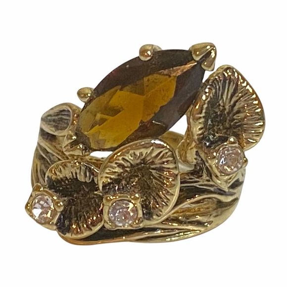 Gold plated Flower Design Ring - Picture 3 of 7